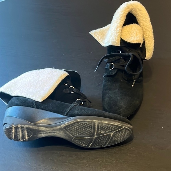 Rockport ankle lined winter boot, size 6 black, and white - Picture 1 of 3